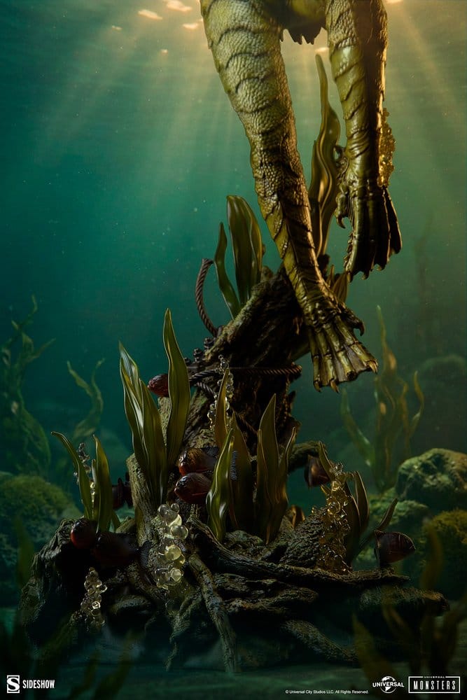 Universal Monsters statuette Premium Format Creature from the Black Lagoon 80 cm