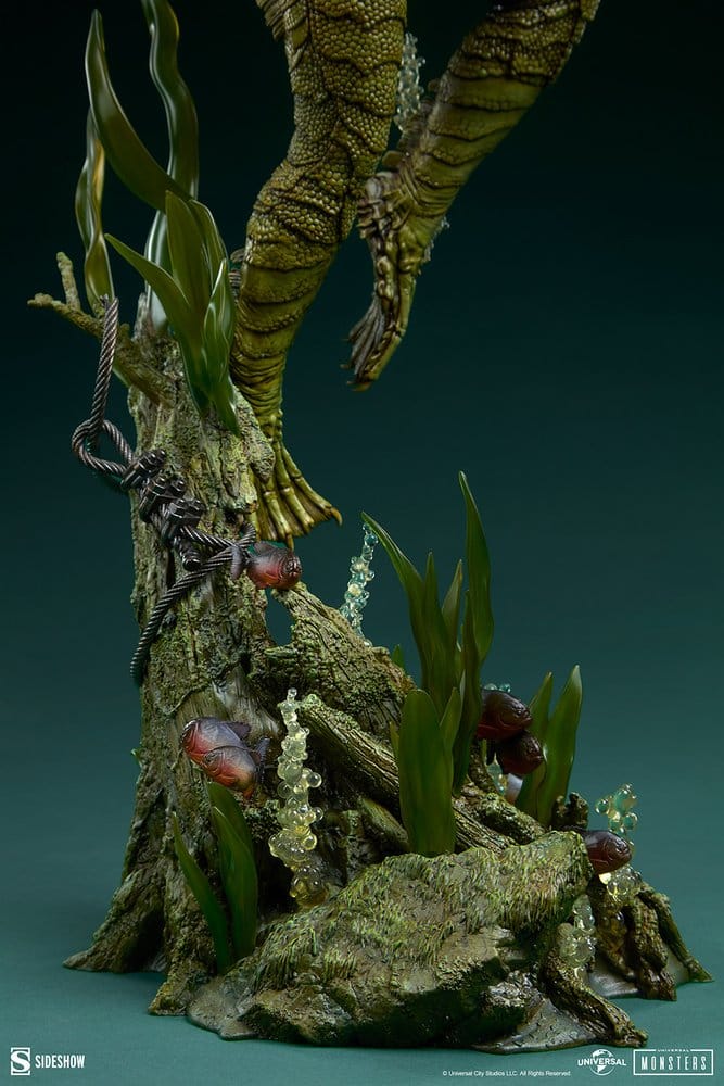 Universal Monsters statuette Premium Format Creature from the Black Lagoon 80 cm