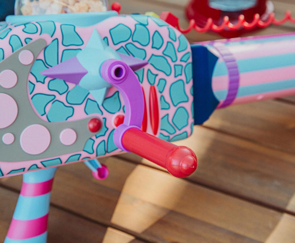 Killer Klowns From Outer Space Réplique Prop sonore et lumineuse Popcorn Bazooka 61 cm
