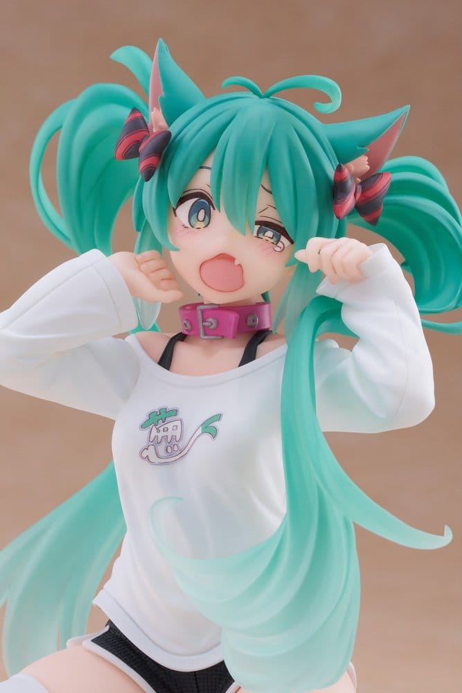 Hatsune Miku statuette PVC Desktop Cute Figure Hatsune Miku Cat Ear T-Shirt Ver. 13 cm