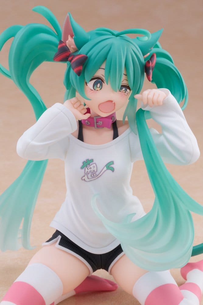 Hatsune Miku statuette PVC Desktop Cute Figure Hatsune Miku Cat Ear T-Shirt Ver. 13 cm