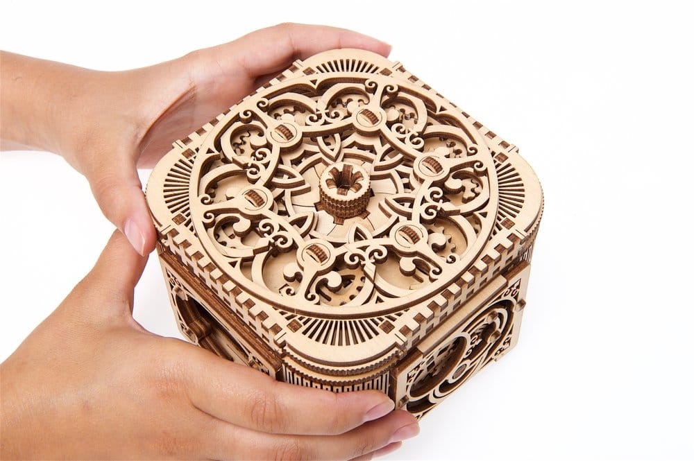 Ugears maquette en bois Boîte à trésor