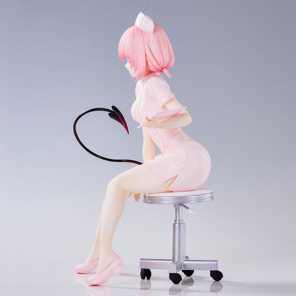 To Love-Ru Darkness statuette PVC Momo Belia Deviluke Nurse Cos 22 cm