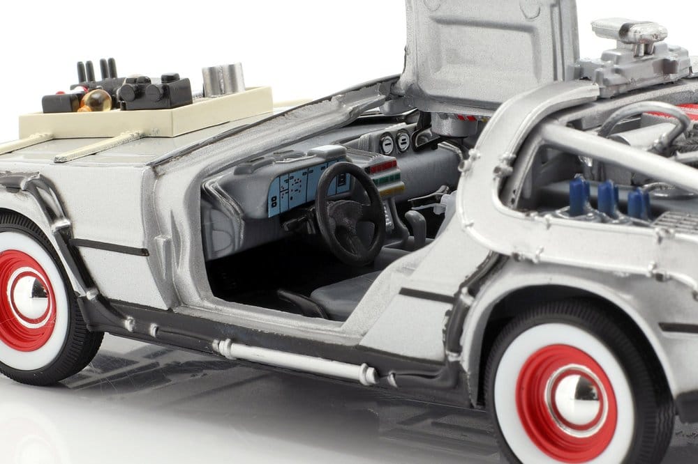 Retour vers le Futur III DeLorean LK Coupe 1981 1/24 métal 18 cm