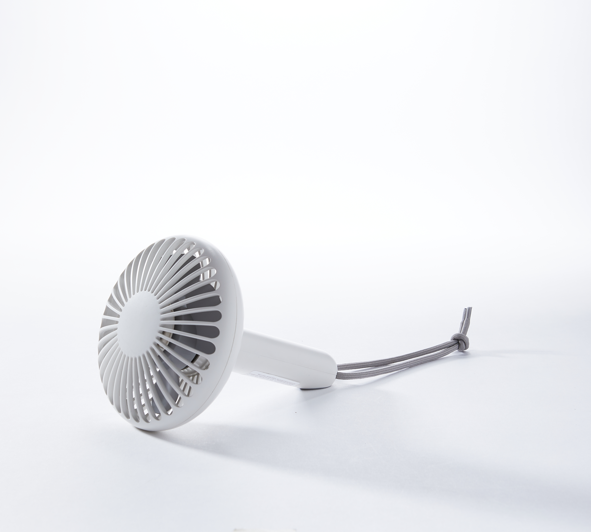 POUT - HANDS2 "Mini-ventilateur pratique au parfum frais" Blanc - flash vidéo