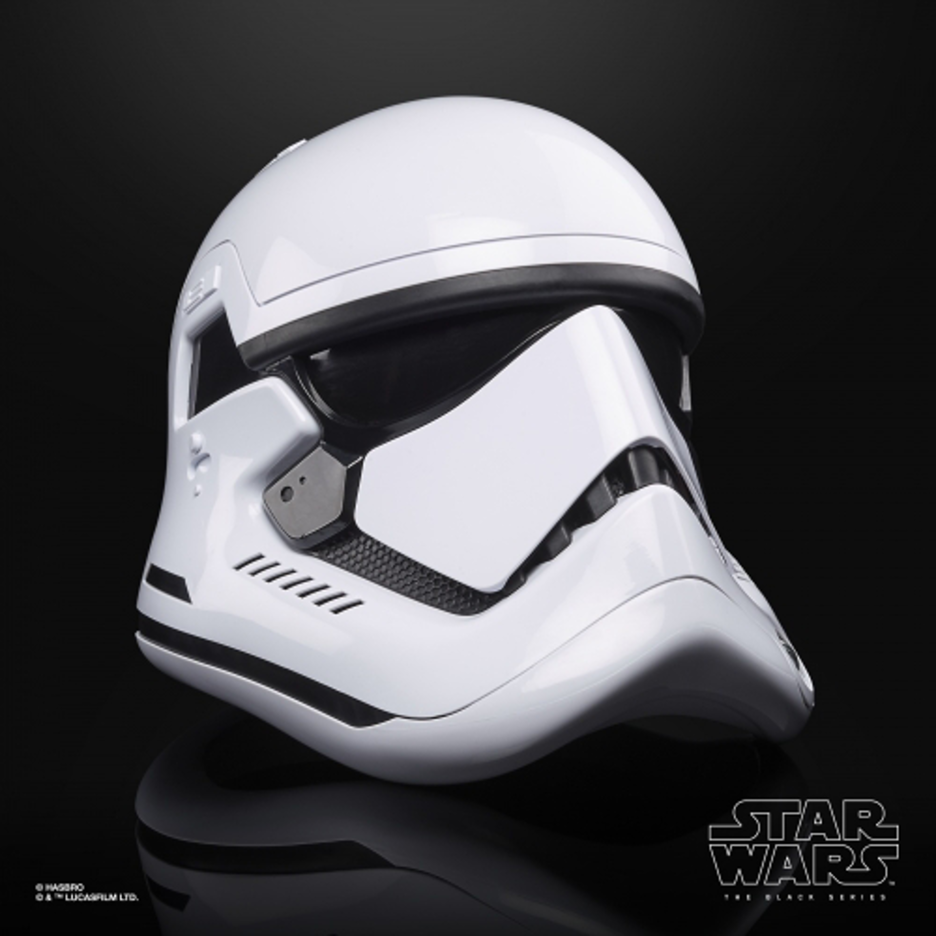 Star Wars The Black Series - Réplique 1/1 électronique du casque de Stormtrooper du Premier Ordre - flash vidéo
