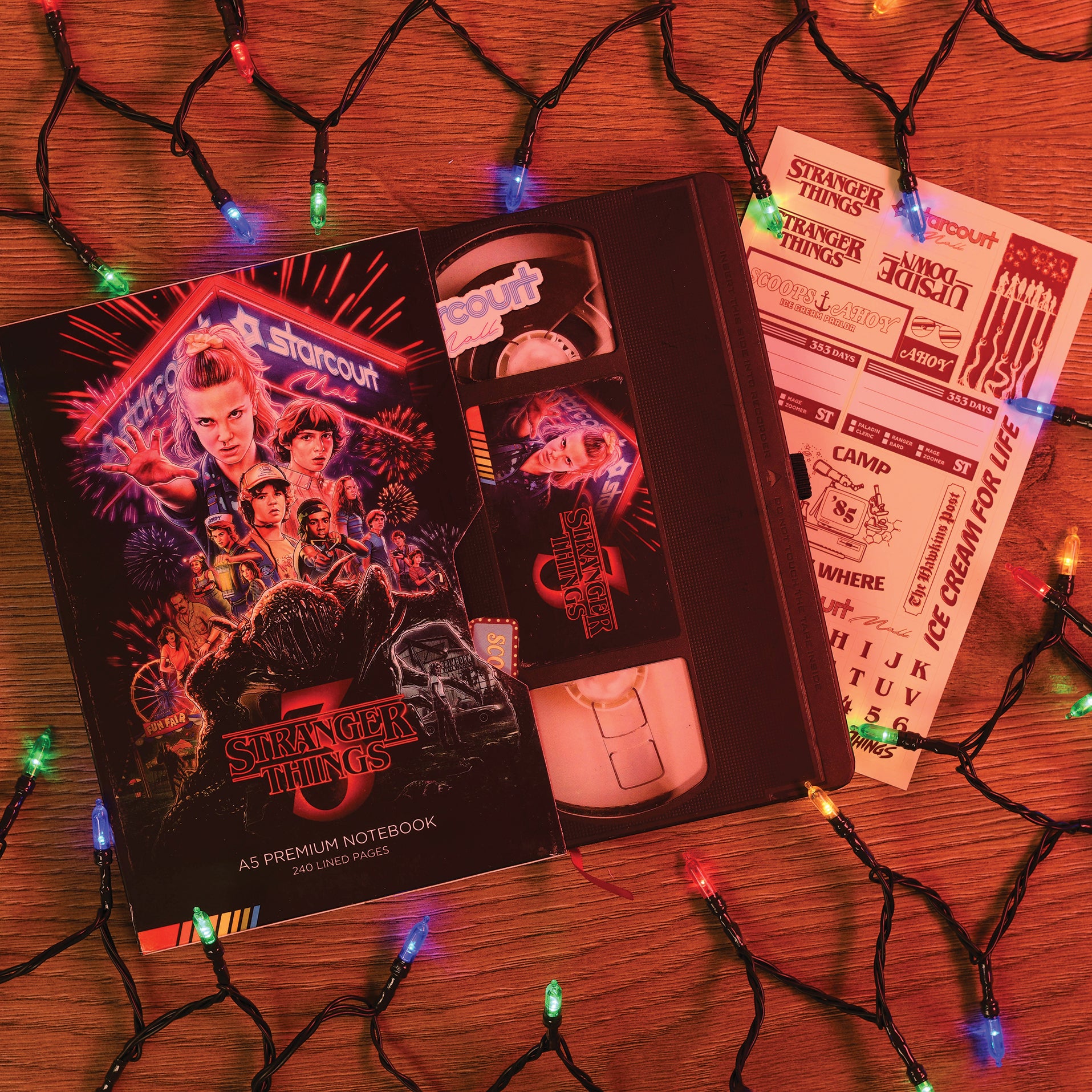 Stranger Things - Saison 3 Cahier Premium A5 - flash vidéo