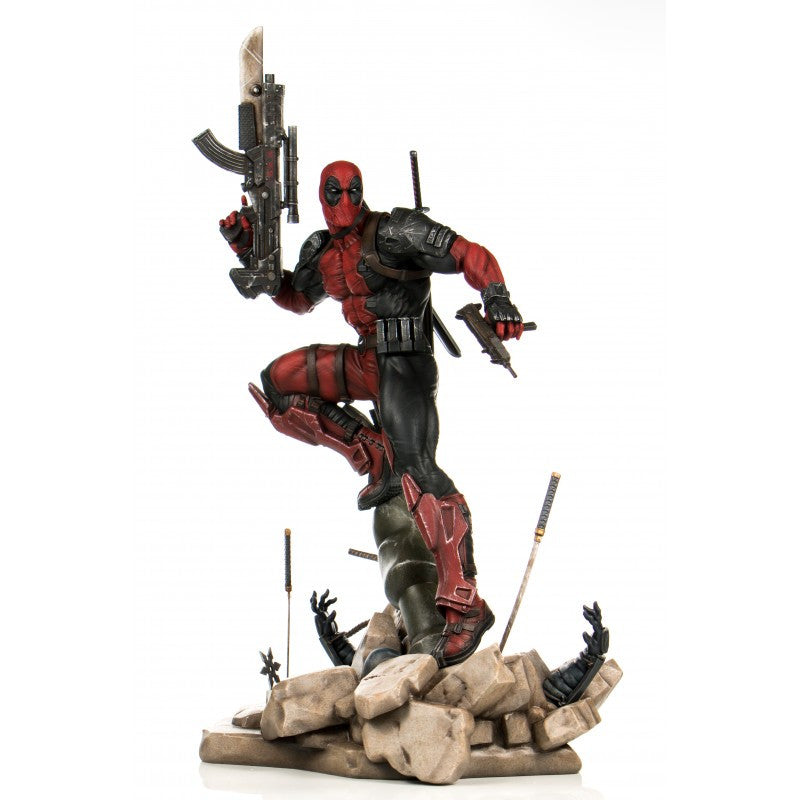 Marvel - Statue Deadpool 1/6 par Erick Sosa - flash vidéo
