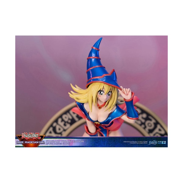 First 4 Figures - Yu-Gi-Oh! - Magicienne des Ténébres Vibrante Statue Edition Standard 30cm - flash vidéo