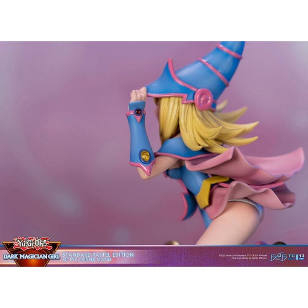 First 4 Figures - Yu-Gi-Oh! - Magicienne des Ténébres Pastel Statue Edition Standard 30cm - flash vidéo