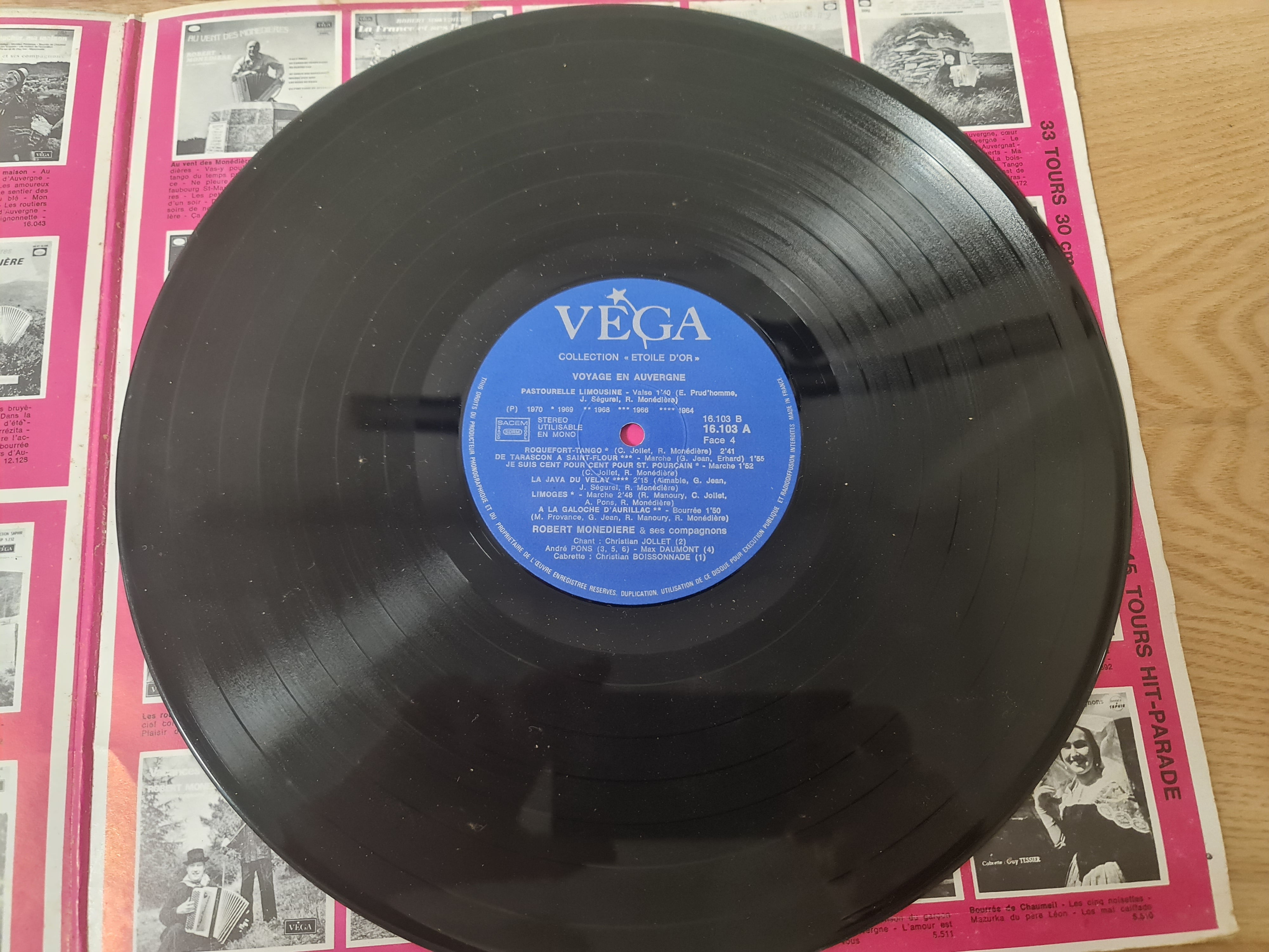 (occasion) Robert Monediere et ses compagnons, Voyage en Auvergne [Vinyle 33 Tours]