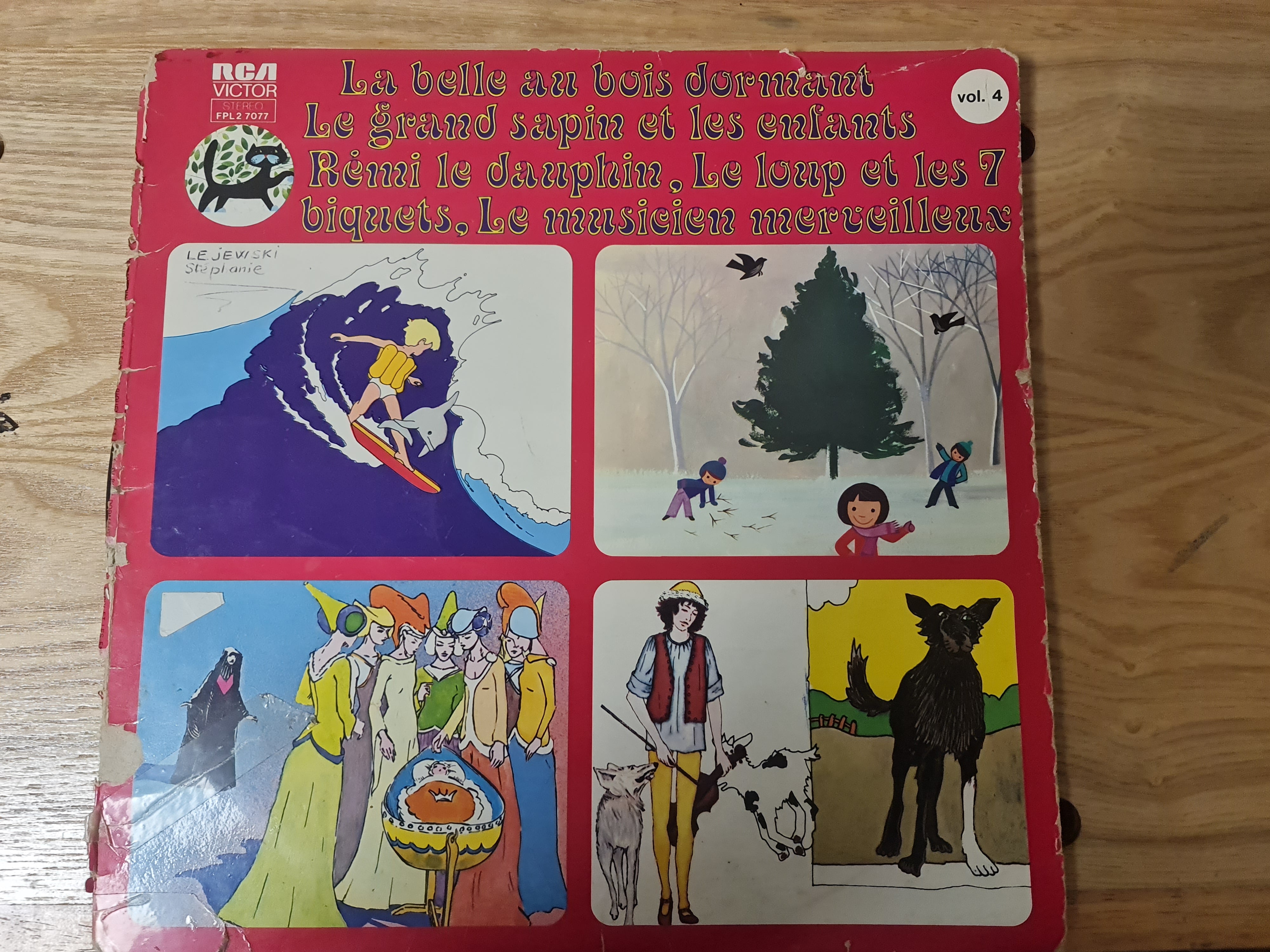 (occasion) La belle au bois dormant – Le grand sapin et les enfants – Rémi le dauphin, Le loup et les 7 biquets, Le musicien merveilleux (vol. 4) [Vinyle 33 Tours]