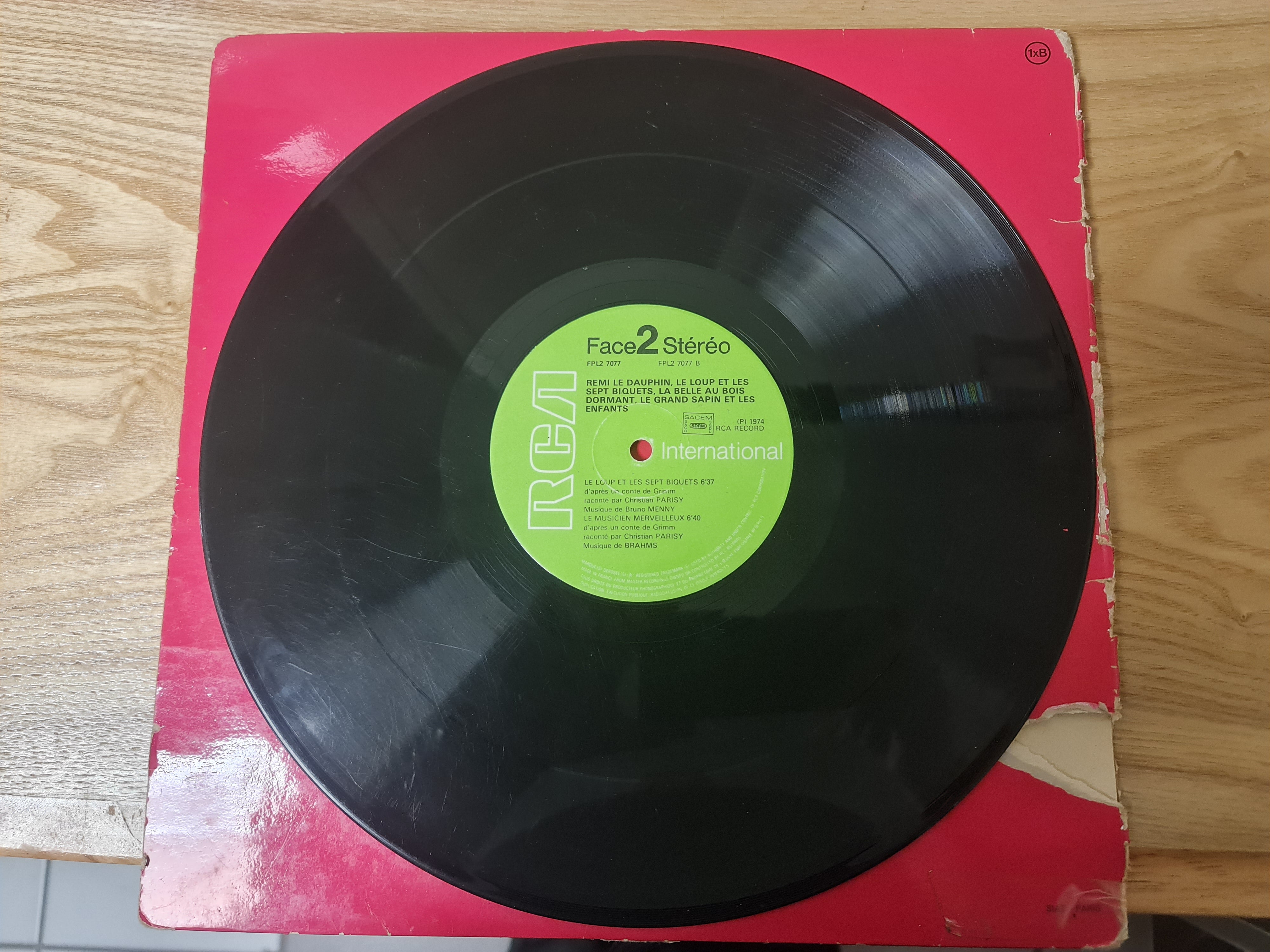 (occasion) La belle au bois dormant – Le grand sapin et les enfants – Rémi le dauphin, Le loup et les 7 biquets, Le musicien merveilleux (vol. 4) [Vinyle 33 Tours]