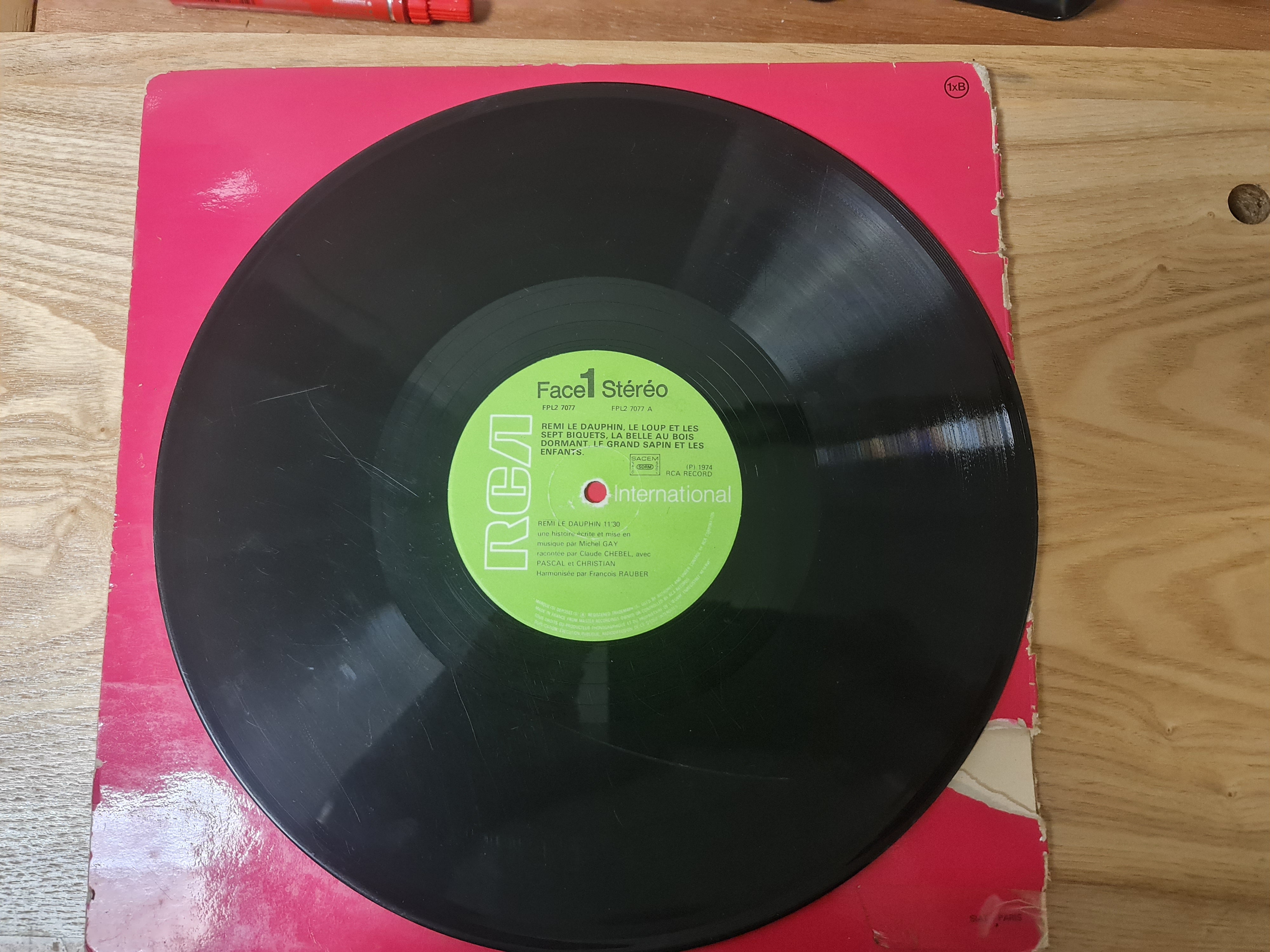 (occasion) La belle au bois dormant – Le grand sapin et les enfants – Rémi le dauphin, Le loup et les 7 biquets, Le musicien merveilleux (vol. 4) [Vinyle 33 Tours]