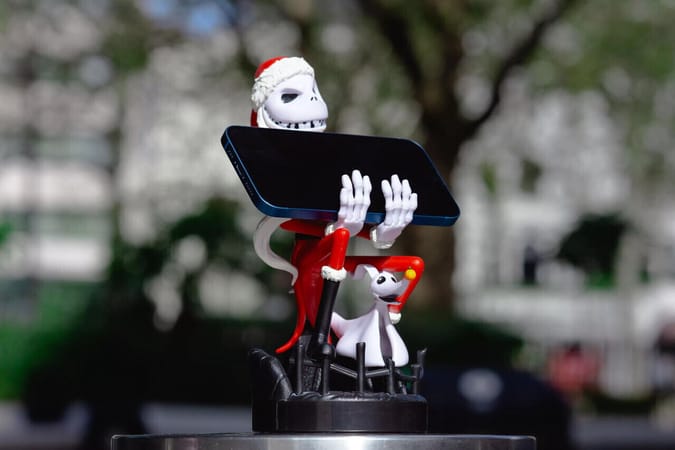 Cable Guys - Disney - L'Étrange Noël de monsieur Jack - Jack en costume de Père Noël Support Chargeur pour Téléphone et Manette