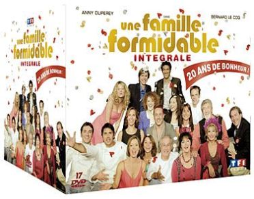 Une famille formidable - Fête ses 20 ans - Coffret 9 saisons [DVD]