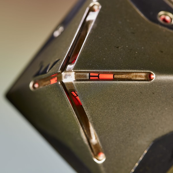 Destiny 2 - Réplique officielle du Spectre Exotique - Coque de Tyran - flash vidéo