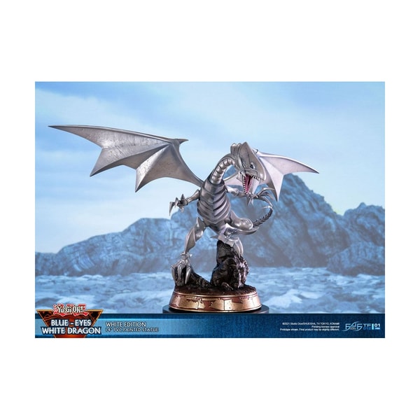 First 4 Figures - Yu-Gi-Oh! - Dragon Blanc aux Yeux Bleus Statue Edition Standard 35cm - flash vidéo
