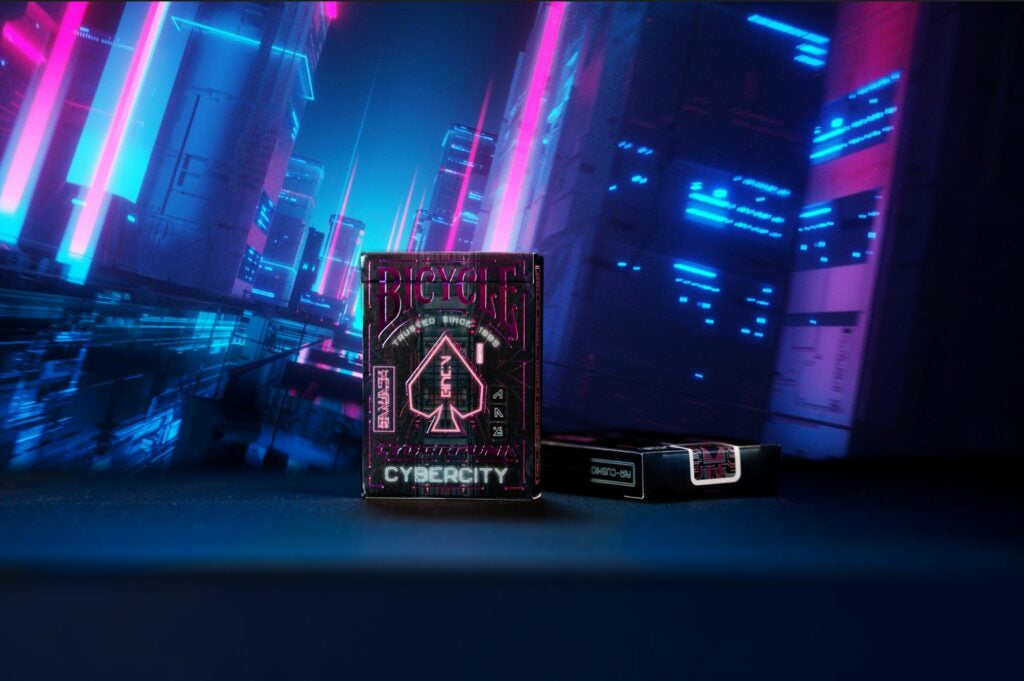 Bicycle - Carte de jeu Standard 56 pièce(s) Cyberpunk Cyber City - flash vidéo