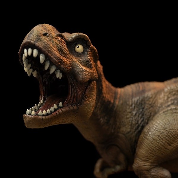 Iron Studios - MiniCo - Jurassic Park - T-Rex Regular Statue 15cm - flash vidéo