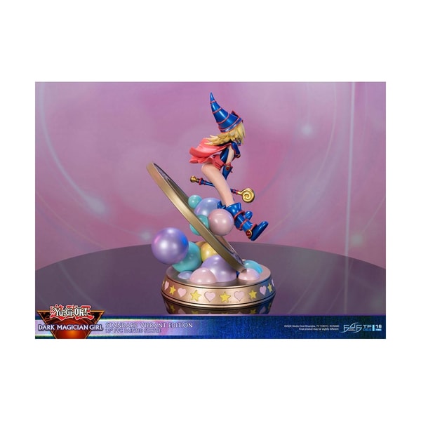 First 4 Figures - Yu-Gi-Oh! - Magicienne des Ténébres Vibrante Statue Edition Standard 30cm - flash vidéo
