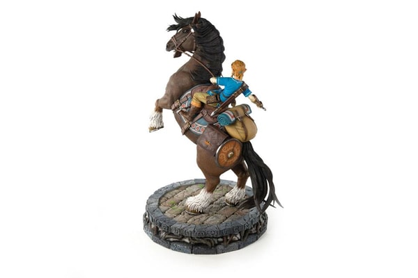 First 4 Figures - The Legend of Zelda : Breath of the Wild - Link à dos de cheval Statue Edition Standard 56cm - flash vidéo