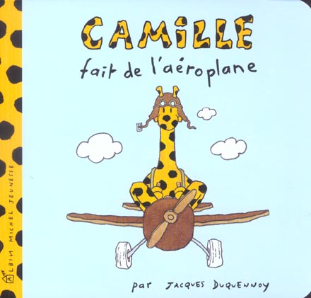 Camille fait de l'aéroplane