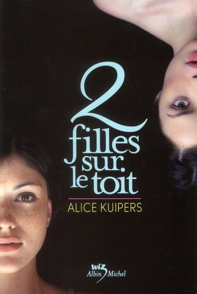 Deux filles sur le toit