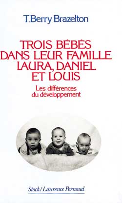 Trois bebes dans leur fam