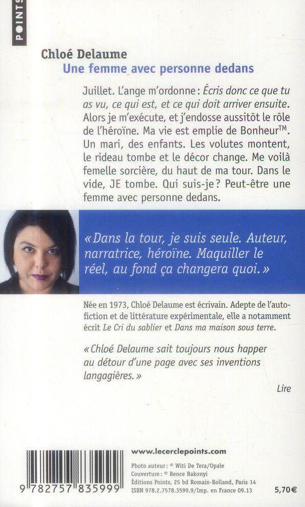 Une femme avec personne dedans