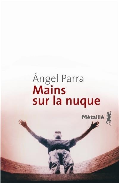 Mains sur la nuque