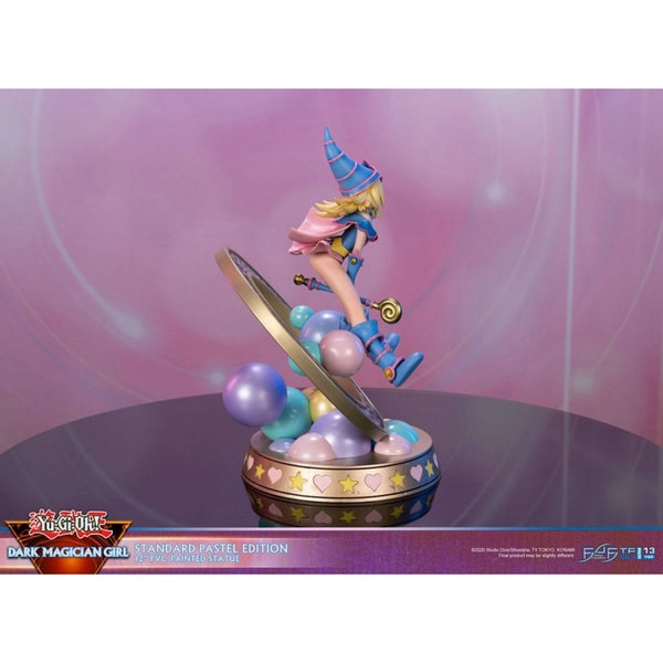 First 4 Figures - Yu-Gi-Oh! - Magicienne des Ténébres Pastel Statue Edition Standard 30cm - flash vidéo