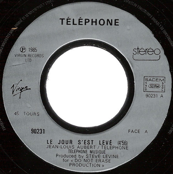 (Occasion) Téléphone –Le Jour S'est Levé / Quelqu'un Va Venir	(4:10) [Vinyle 45 Tours]