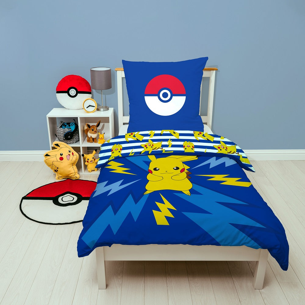 Pokémon - Parure de lit en microfibre Pikachu IV (140x200cm + 63x63cm) - flash vidéo