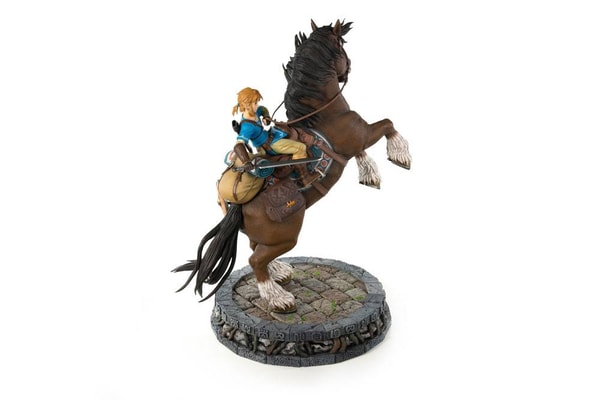 First 4 Figures - The Legend of Zelda : Breath of the Wild - Link à dos de cheval Statue Edition Standard 56cm - flash vidéo