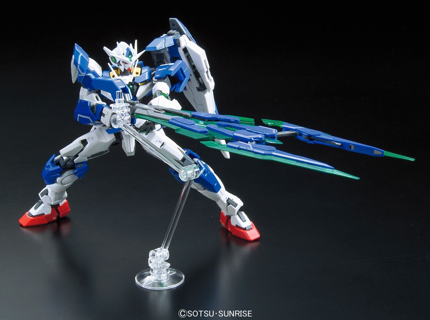 Gunpla - Mobile Suit Gundam 00 - RG 1/144 - GNT-0000 00 QAN[T] Model Kit - flash vidéo
