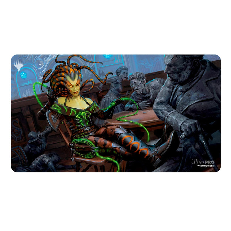 Ultra Pro - Magic: The Gathering - Outlaws of Thunder Junction - Tapis de jeu Vraska, la Silencieuse (60 x 34 cm)