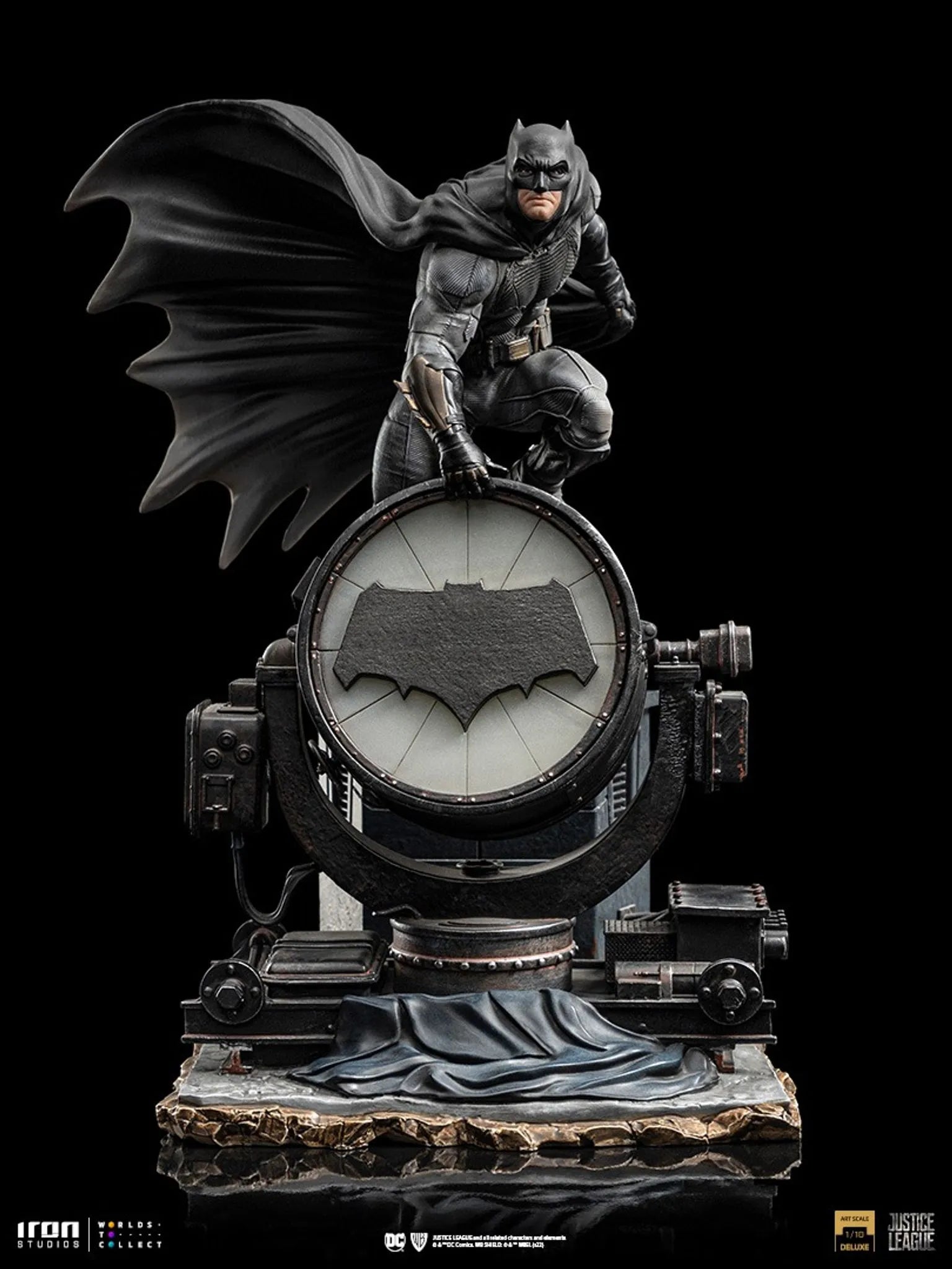 Iron Studios - Deluxe Arts Scale 1/10 - DC Comics - Zack Snyder's Justice League - Batman on Bat-Signal Statue 28cm - flash vidéo