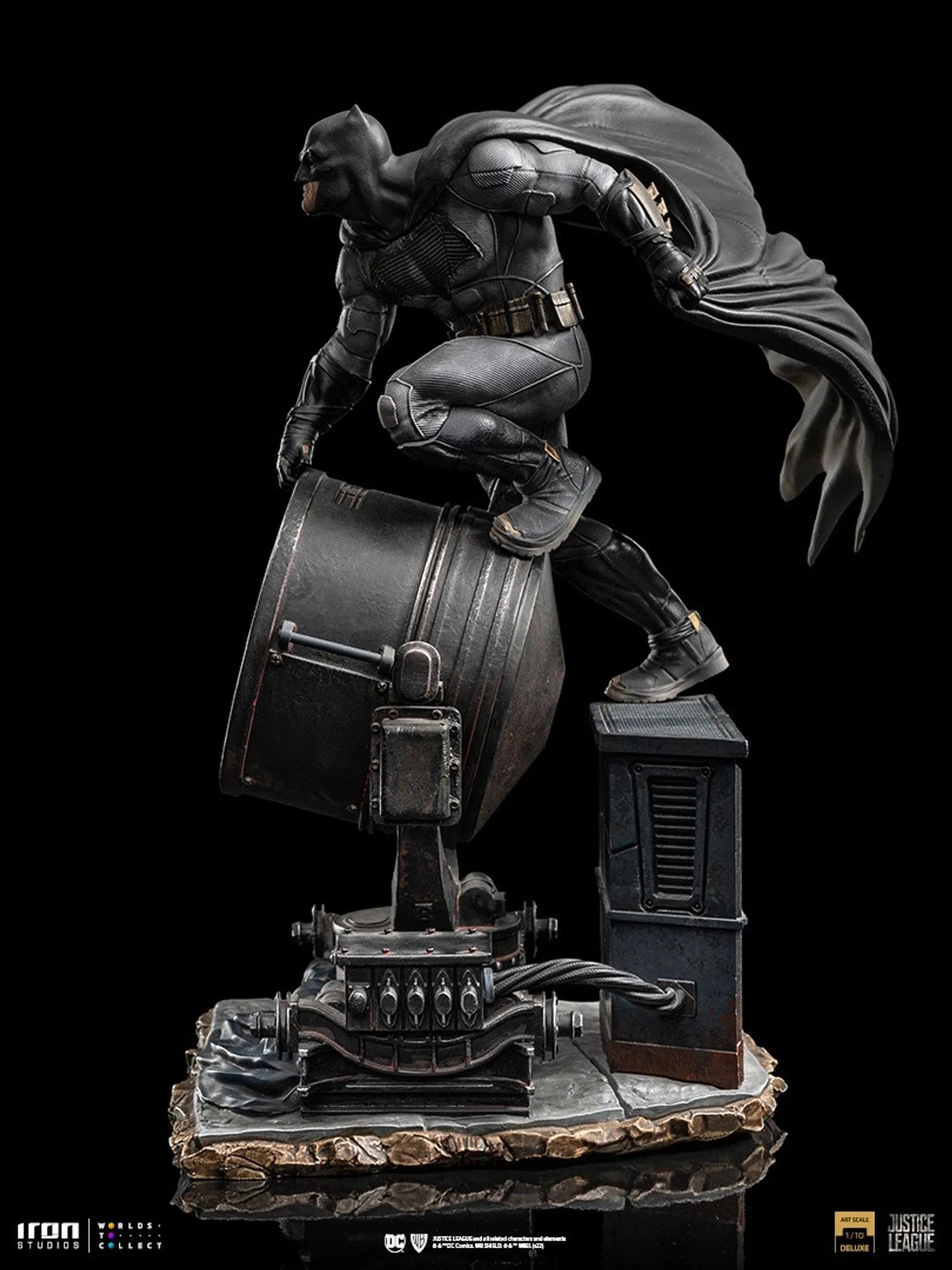 Iron Studios - Deluxe Arts Scale 1/10 - DC Comics - Zack Snyder's Justice League - Batman on Bat-Signal Statue 28cm - flash vidéo
