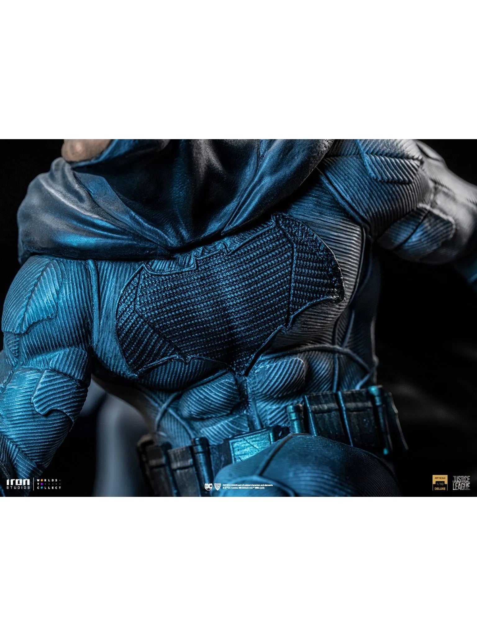 Iron Studios - Deluxe Arts Scale 1/10 - DC Comics - Zack Snyder's Justice League - Batman on Bat-Signal Statue 28cm - flash vidéo