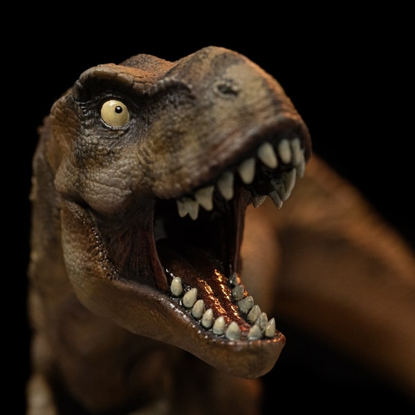 Iron Studios - MiniCo - Jurassic Park - T-Rex Regular Statue 15cm - flash vidéo