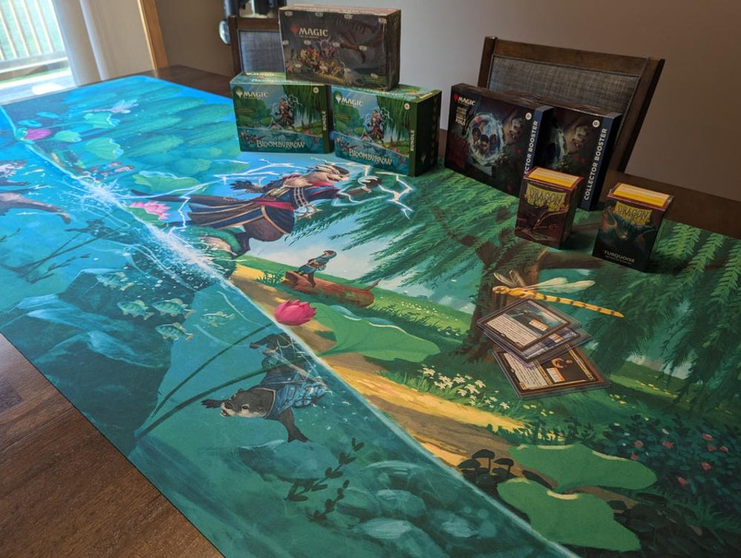 Ultra Pro - Magic: The Gathering - Bloomburrow - Tapis de jeu Ral (182 x 76 cm)