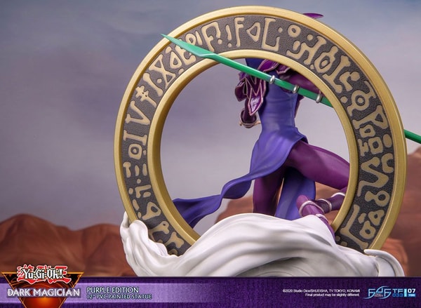 First 4 Figures - Yu-Gi-Oh! - Magicien des Ténébres Violet Statue Edition Standard 29cm - flash vidéo
