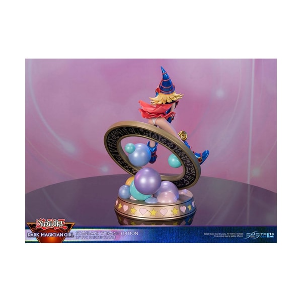 First 4 Figures - Yu-Gi-Oh! - Magicienne des Ténébres Vibrante Statue Edition Standard 30cm - flash vidéo