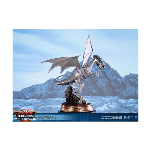 First 4 Figures - Yu-Gi-Oh! - Dragon Blanc aux Yeux Bleus Statue Edition Standard 35cm - flash vidéo
