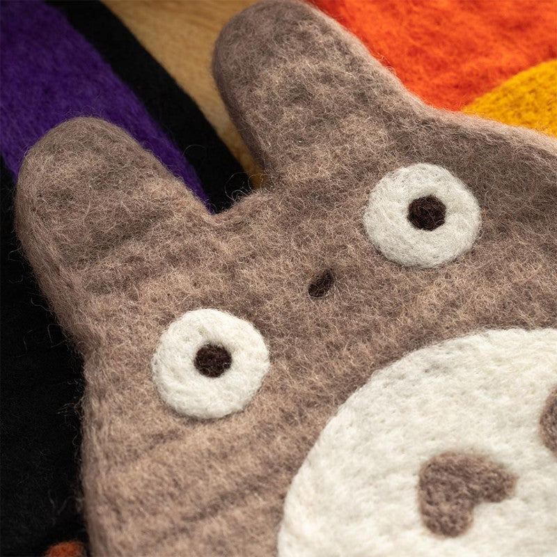 DESSOUS DE PLAT FAIT MAIN EN LAINE TOTORO GRIS - MON VOISIN TOTORO