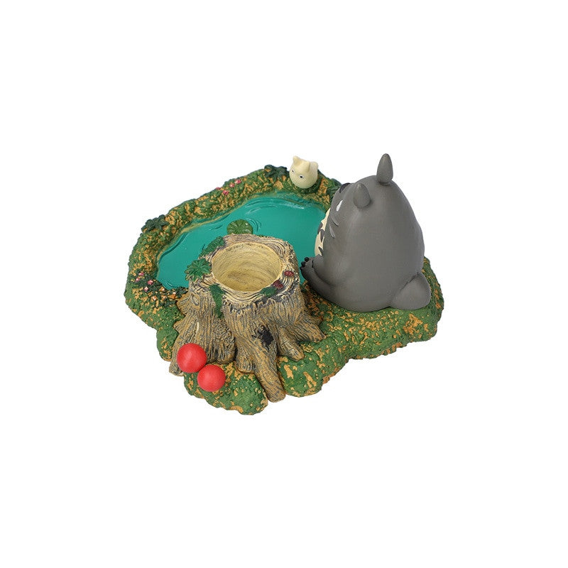 FIGURINES POT À CRAYON TOTORO AU BORD DE LA MARRE - MON VOISIN TOTORO