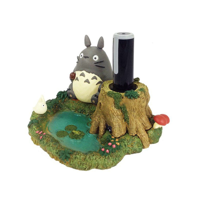 FIGURINES POT À CRAYON TOTORO AU BORD DE LA MARRE - MON VOISIN TOTORO