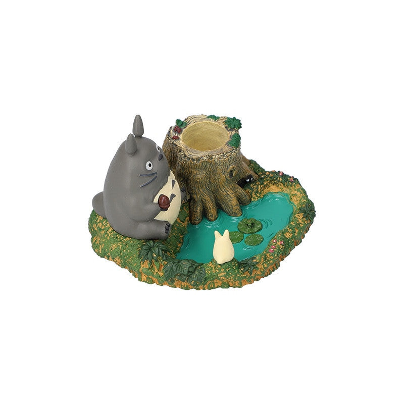 FIGURINES POT À CRAYON TOTORO AU BORD DE LA MARRE - MON VOISIN TOTORO