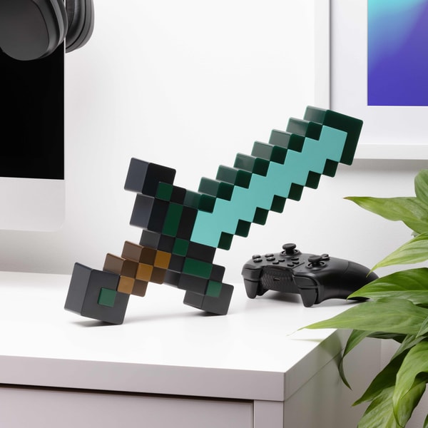 Mojang Studios - Minecraft - Lampe Epée de Diamant - flash vidéo